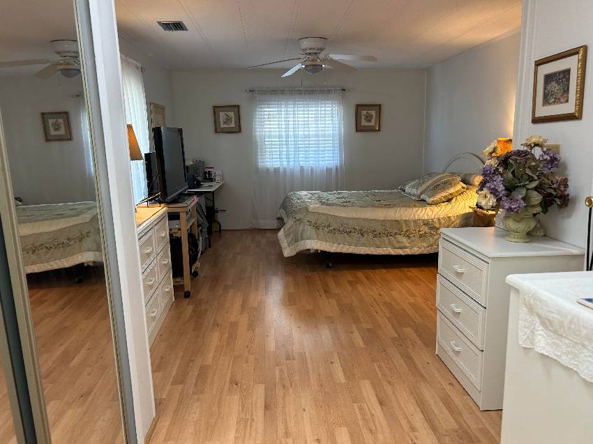 7907 Lakeshore Drive a Ellenton, FL Mobile or Manufactured Home for Sale